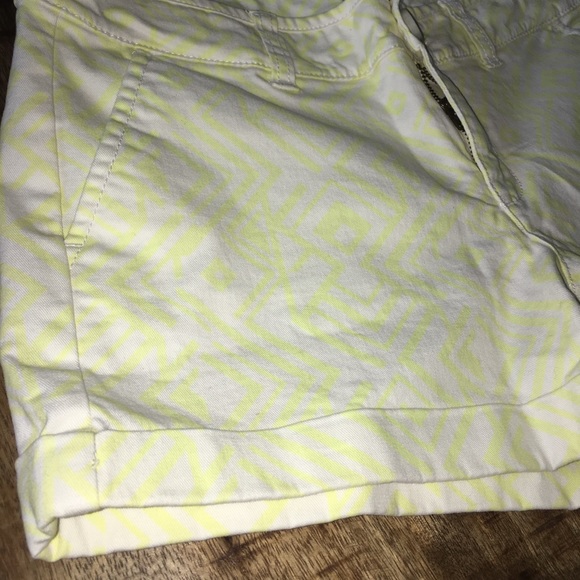American Eagle Outfitters Midi Stretch Shorts sz 4 - Picture 4 of 5